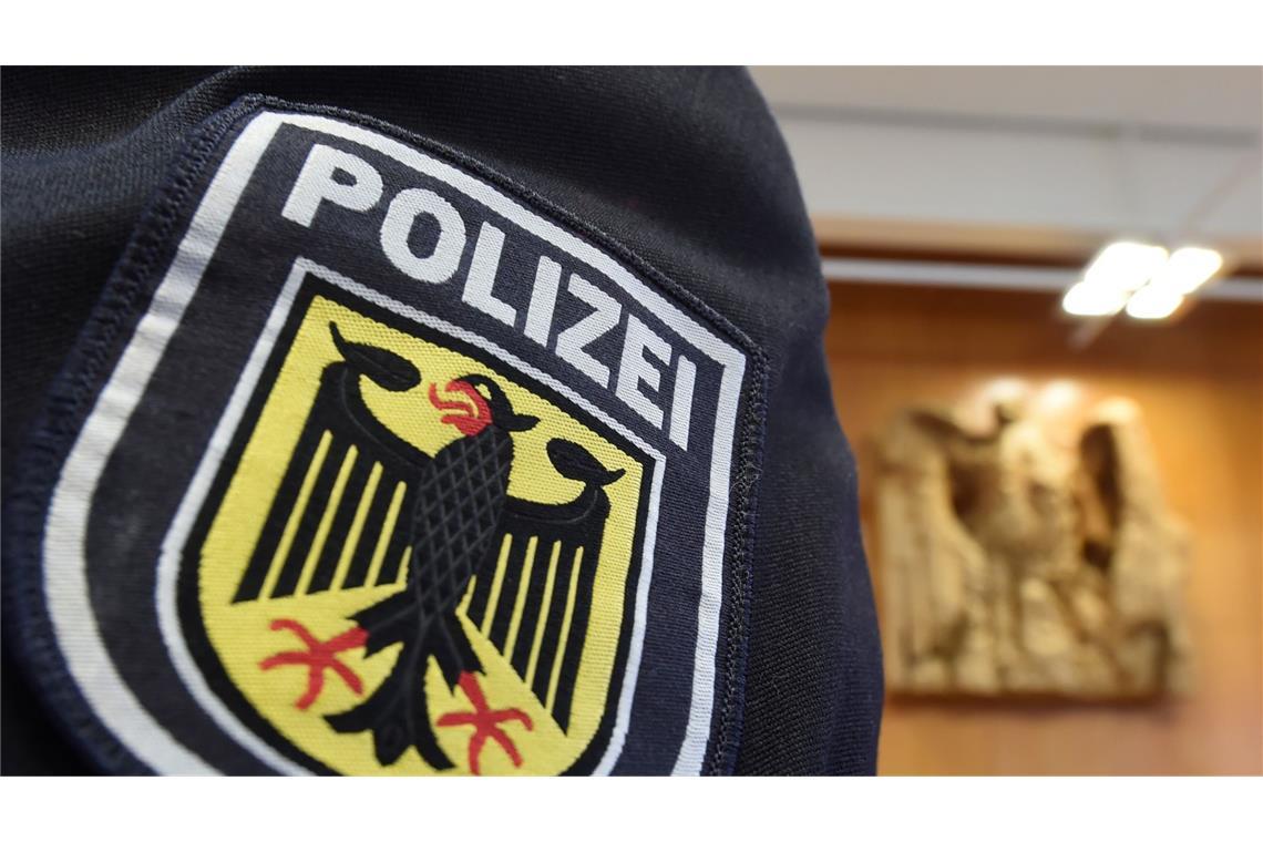 In einem sichergestellten Behälter findet die Karlsruher Kriminalpolizei nach einigen Wochen explosives Material (Symbolfoto).