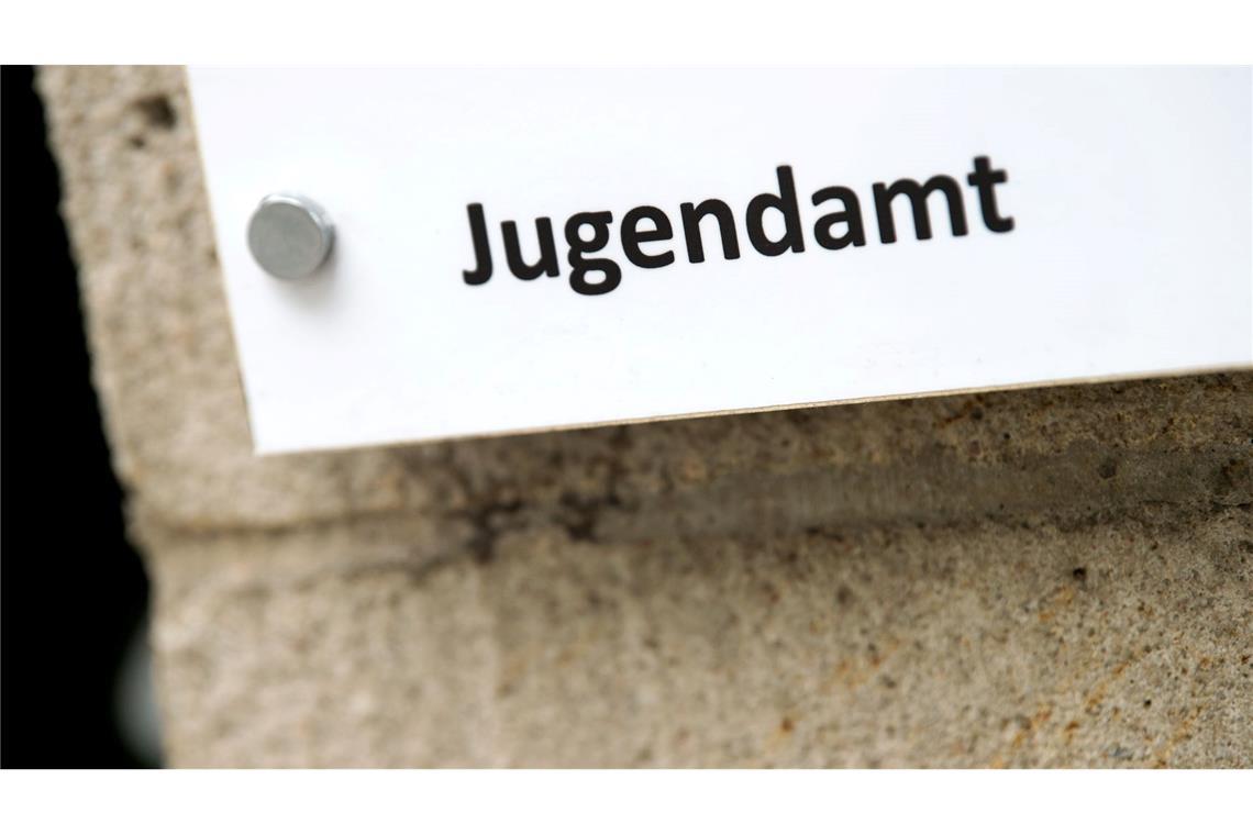 In einer akuten Krisensituation kann das Jugendamt Minderjährige vorübergehend aus der bisherigen Umgebung herausnehmen und an einem sicheren Ort unterbringen. (Archivbild)