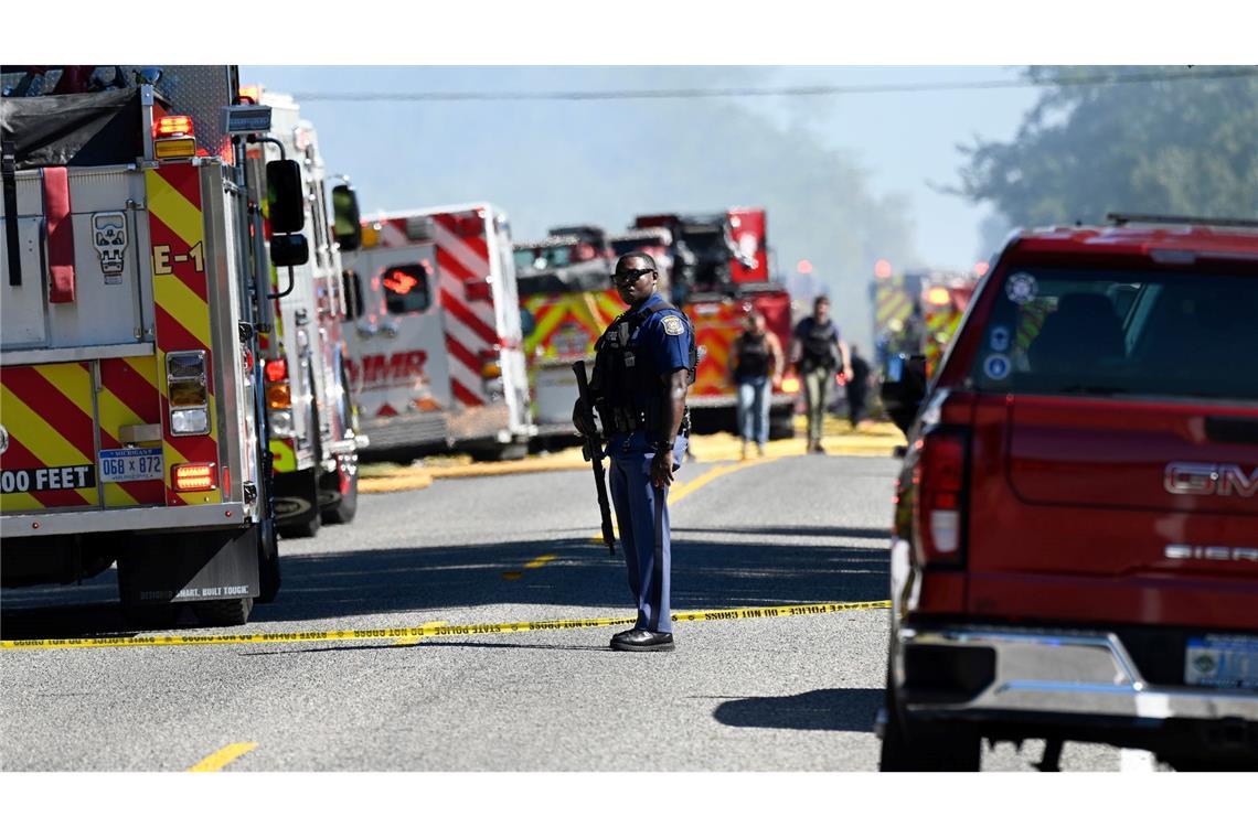 Schüsse in US-Kirche: Zwei Opfer und Verdächtiger tot In einer Kirche in den USA gab es Schüsse und einen Brand - mehrere Menschen sind gestorben.