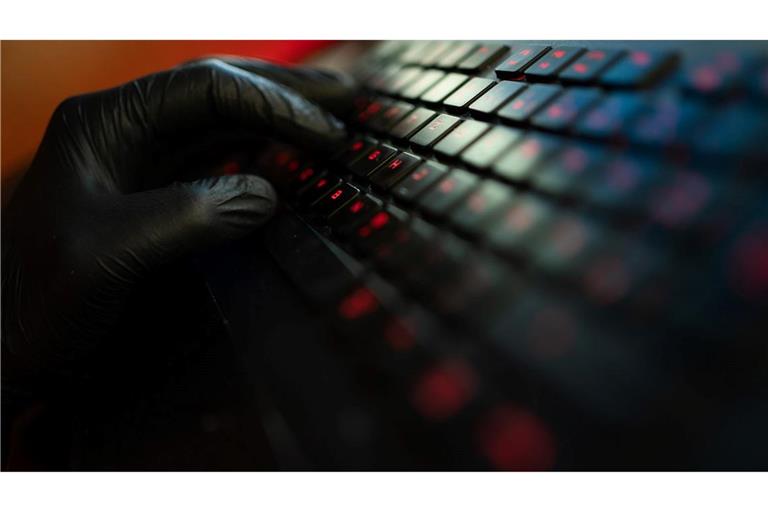 In einer konzertierten Aktion haben Strafverfolgungsbehörden und Microsoft einen globalen Cyberkriminalitätsdienst zerschlagen. (Symbolbild)