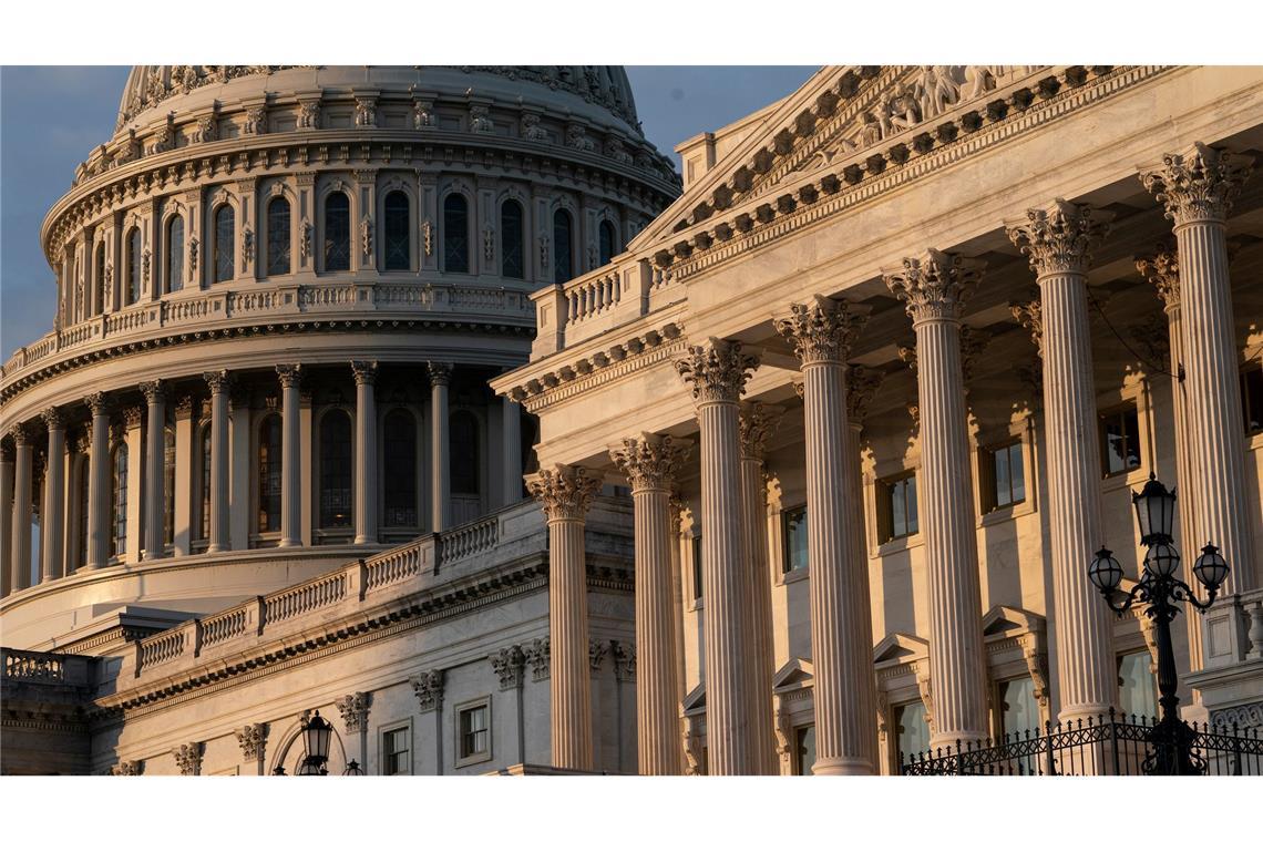 Biden unterschreibt Gesetz für US-Übergangshaushalt In einer nächtlichen Aktion verabschiedet der US-Kongress einen Übergangshaushalt, um einen längeren "Shutdown" der Regierung zu vermeiden. (Archivbild)