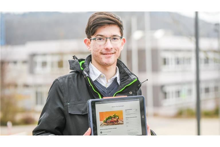 In einer Petition hat Lucas Fuchs rund 580 Unterschriften für einen Dönerstand in Essingen gesammelt.