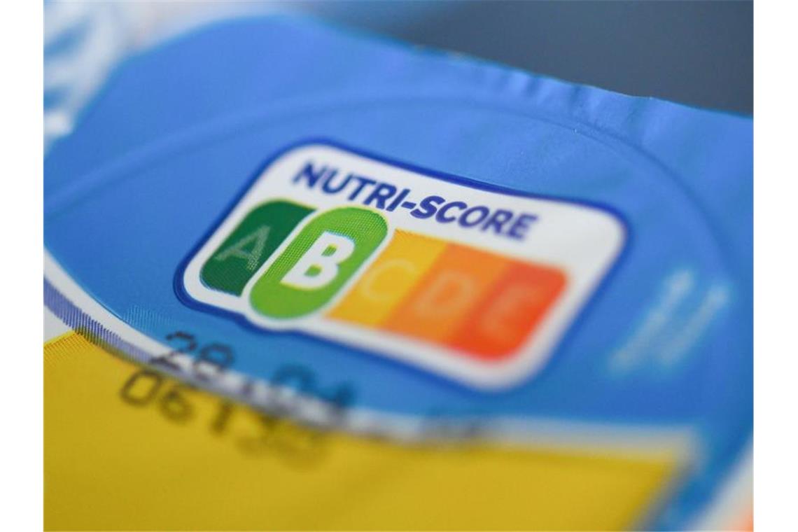 In einer Umfrage zur Kennzeichnung von Zucker, Fett und Salz in Lebensmitteln hat das farbige Logo Nutri-Score schwache Zustimmungswerte erhalten. Foto: Christophe Gateau