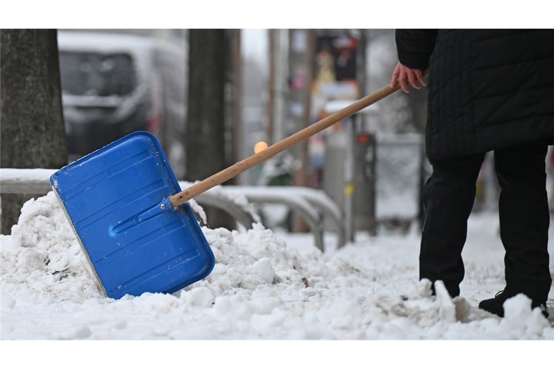 In einigen Regionen Deutschlands hat es in diesem Winter viel geschneit - trotzdem sind die Böden trockener als sonst und das Grundwasser nicht erholt, so Marx. (Archivbild)