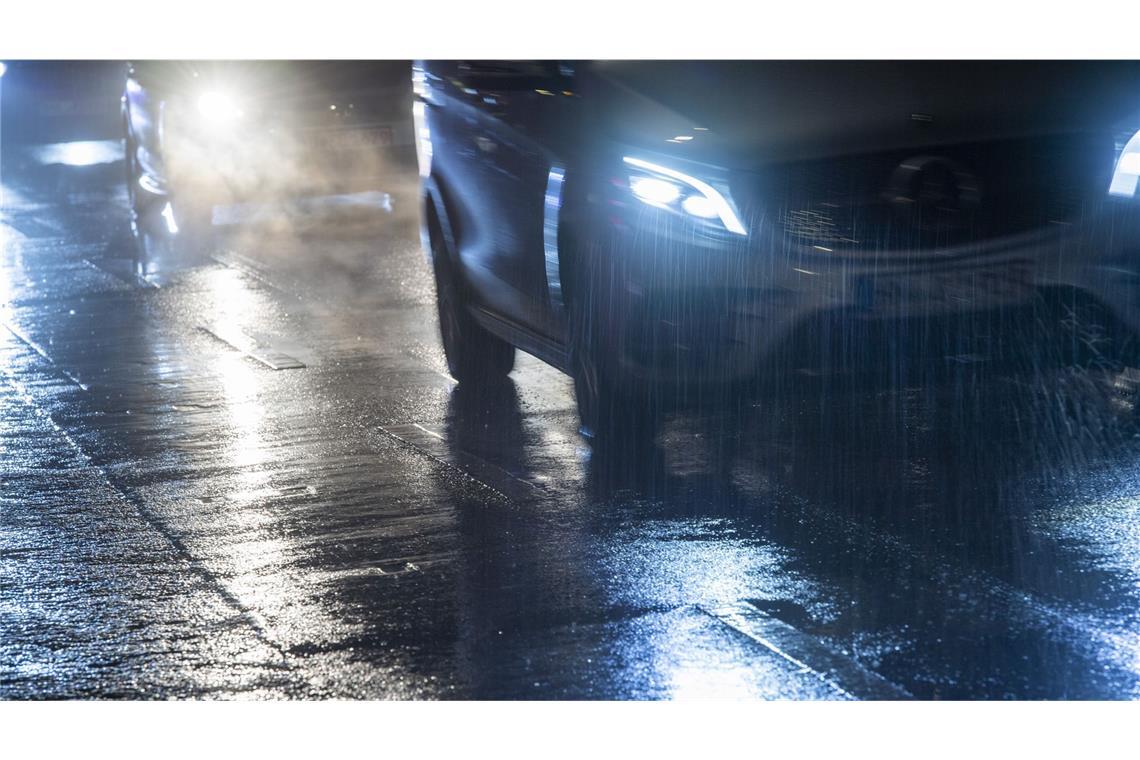 In einigen südlichen Regionen gibt es am Montagfrüh glatte Straßen. (Archivbild)