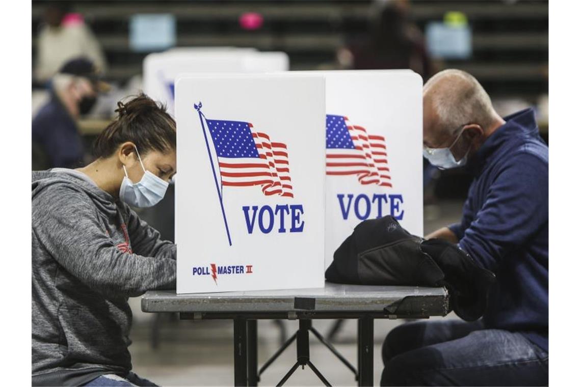 US-Präsidentenwahl: Biden gewinnt wichtige Bundesstaaten In einigen US-Bundesstaaten können die Bürger noch ihre Stimme abgeben. Foto: Cheyenne Boone/St. Louis Post-Dispatch/AP/dpa