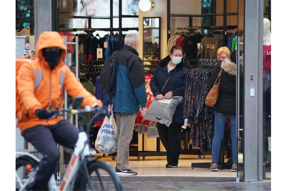 Dänemark und England lassen trotz Omikron die Masken fallen