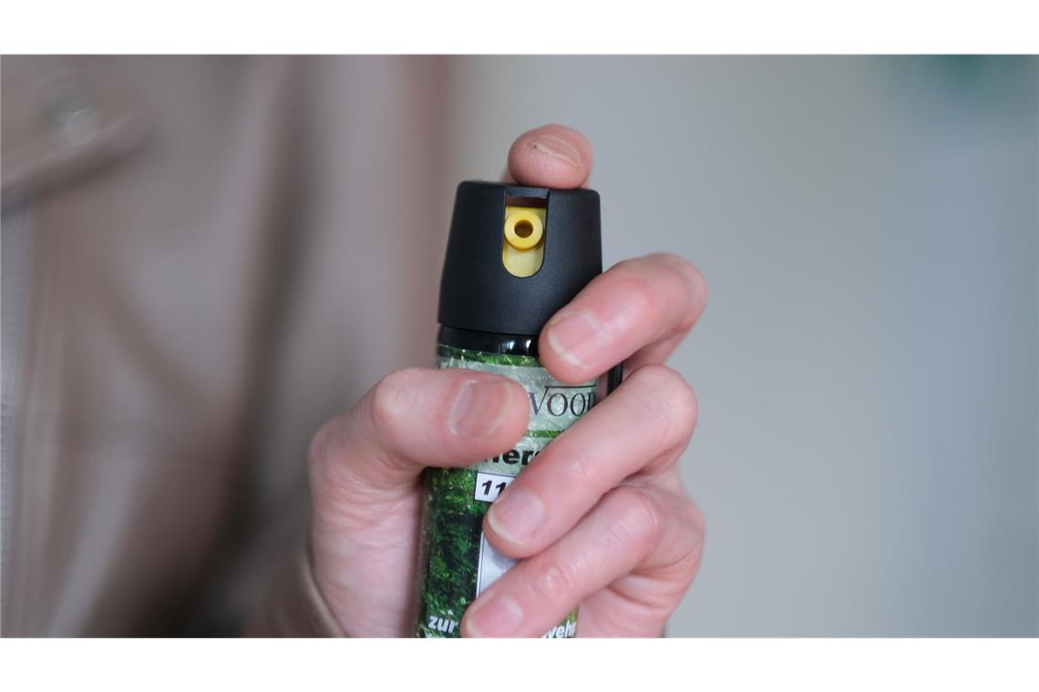 Polizei an Schule im Einsatz - 45 verletzte Kinder In Eppingen soll an einer Realschule Pfefferspray versprüht worden sein. (Symbolbild)