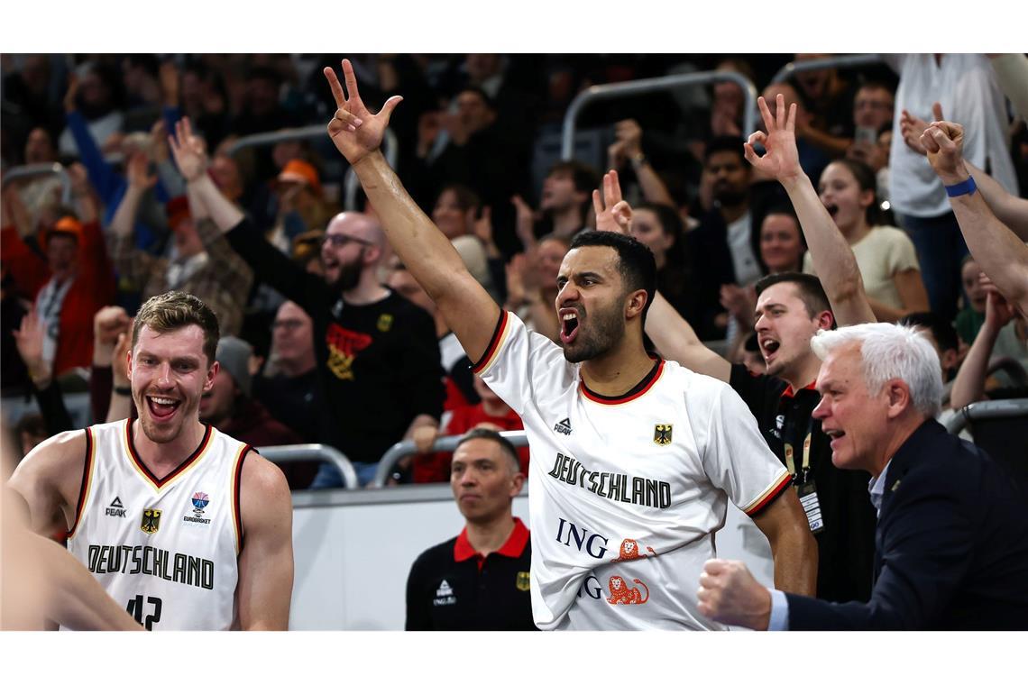 Vorbild Mumbru auf US-Tour: Basketball-Titelvereinigung ruft In Feierlaune: Deutschland fährt zur EM.