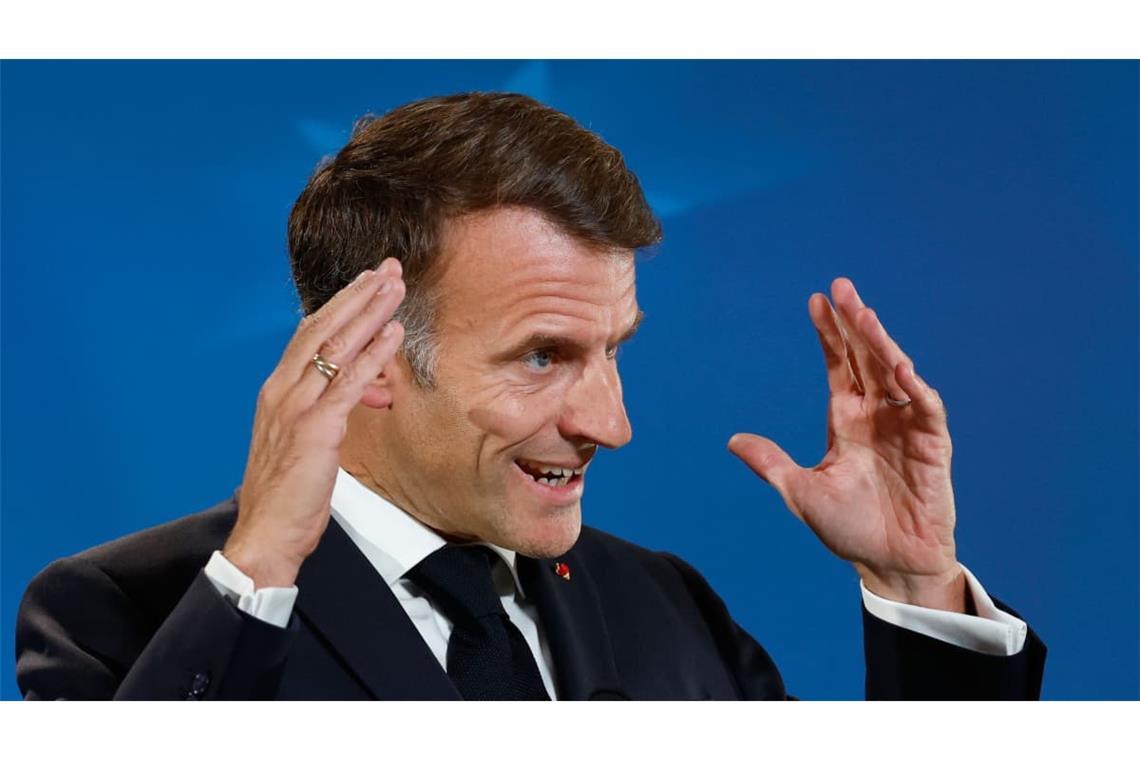 In Frankreich kursieren gefälschte Szenen von Ausschreitungen, die laut Emmanuel Macron nie stattgefunden haben.