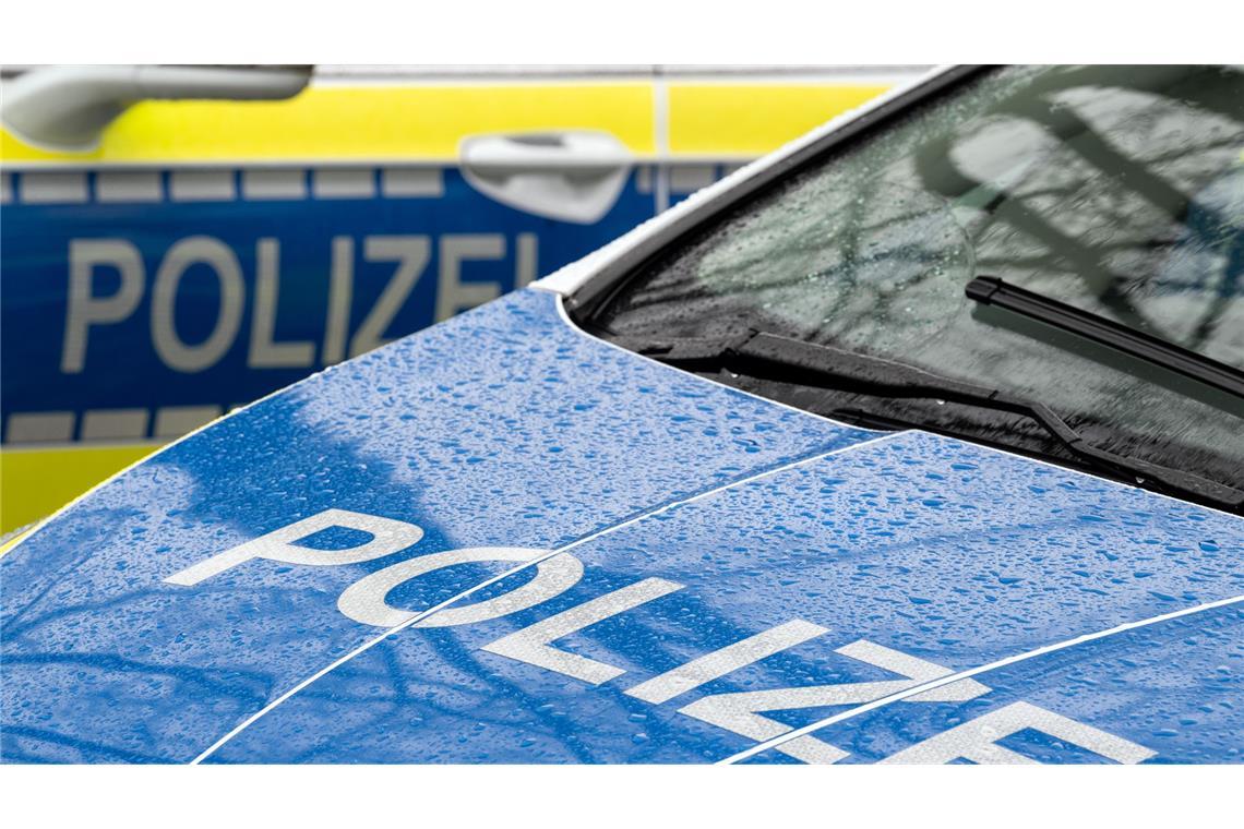Kollision mit Feuerwehrfahrzeug - Straßenbahn entgleist In Freiburg ist eine Straßenbahn nach einem Zusammenstoß mit einem Feuerwehrfahrzeug entgleist (Symbolfoto).