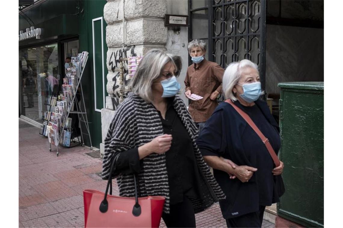 In ganz Griechenland gilt Maskenpflicht. Foto: Yorgos Karahalis/AP/dpa