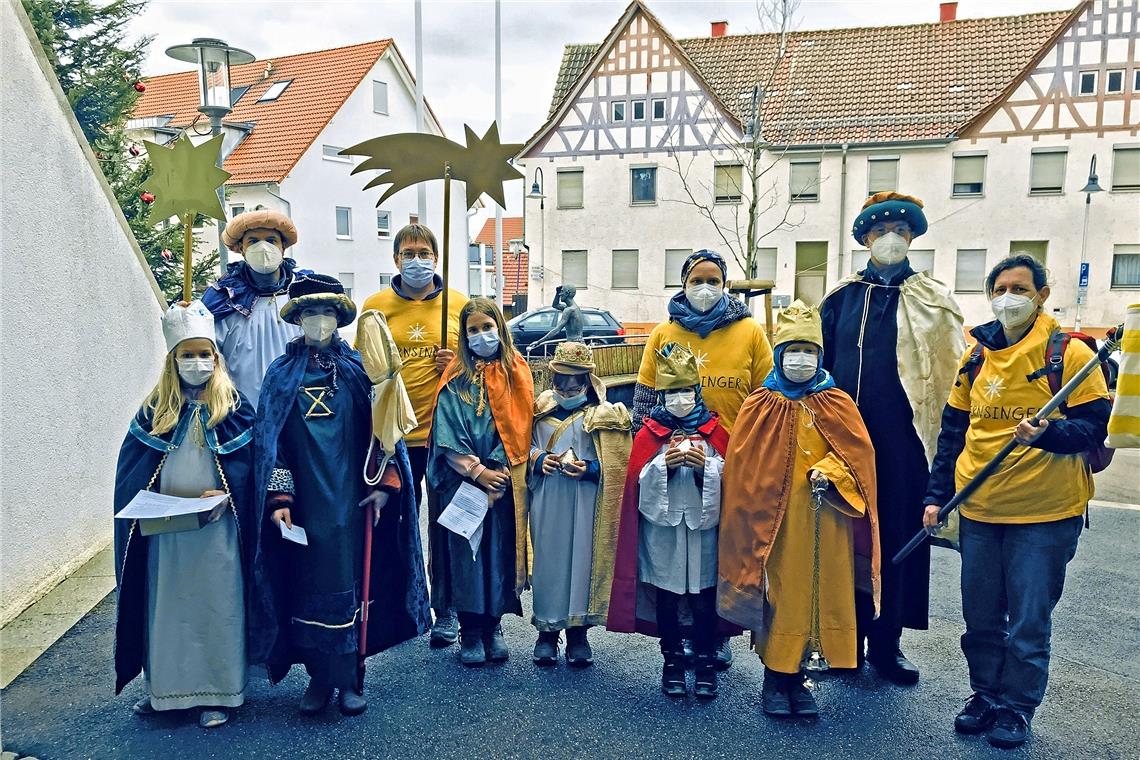 Selbst das Virus kann die Sternsinger nicht aufhalten In Großaspach sind gestern zwei Gruppen unterwegs gewesen, unter anderem auch im Rathaus. Foto: privat