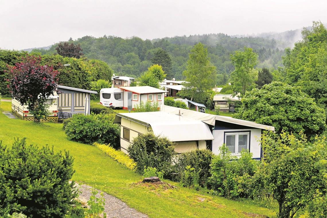 In idyllischer Lage bei Kirchenkirnberg haben die Freunde der Freikörperkultur ihr Gelände. Fotos: V. Hoschek