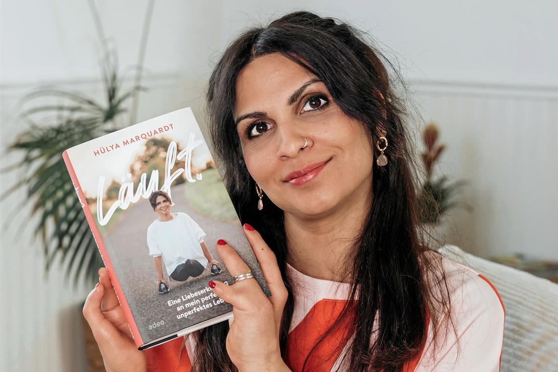 Weissacherin Hülya Marquardt veröffentlicht ihre Biografie In ihrem Buch „Läuft“ erzählt Hülya Marquardt aus ihrem Leben. Foto: Dennis Marquardt