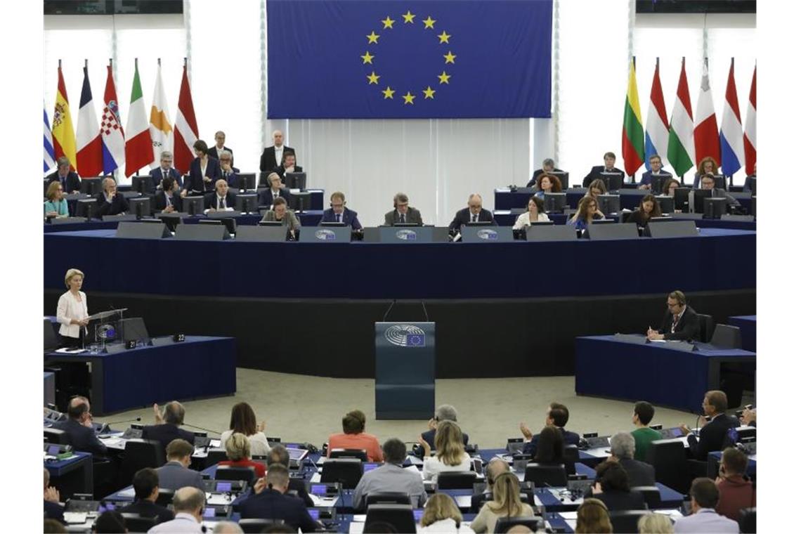 EU-Parlamentspräsident: Von der Leyen soll Tempo machen In ihrer Bewerbungsrede für das Amt der EU-Kommissionspräsidentin sprach sich Ursula von der Leyen für vollständige geschlechtliche Gleichberechtigung aus. Foto: Jean-Francois Badias/AP
