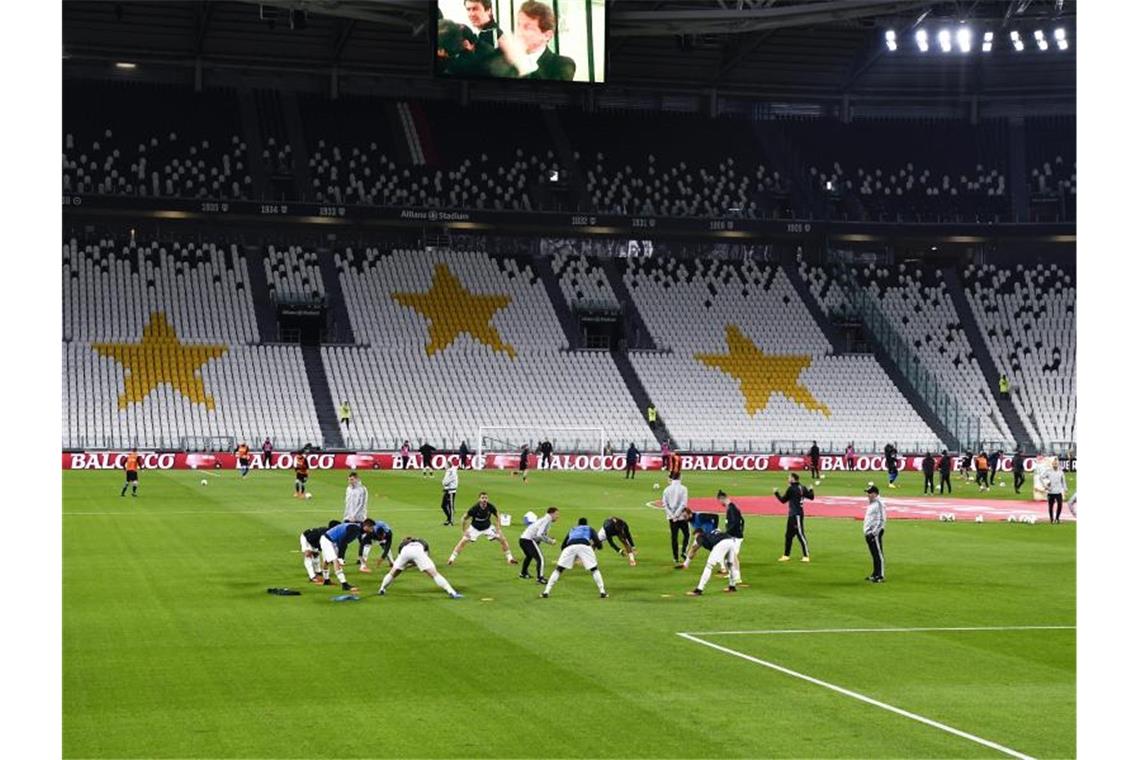 Italienischer Fußballverband berät über Spielbetrieb In Italien hat das sich immer weiter ausbreitende Coronavirus bereits große Auswirkungen auf den Sport. Foto: Marco Alpozzi/Lapresse via ZUMA Press/dpa