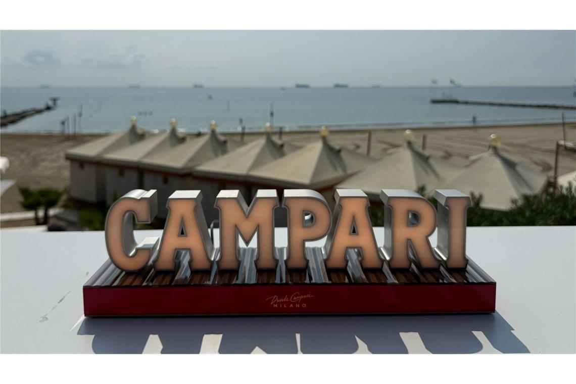 Campari-Aktien für fast 1,3 Milliarden Euro beschlagnahmt In Italien hat die Finanzpolizei Aktien des weltweit tätigen Likörherstellers Campari im Wert von 1,2 Milliarden Euro beschlagnahmt.