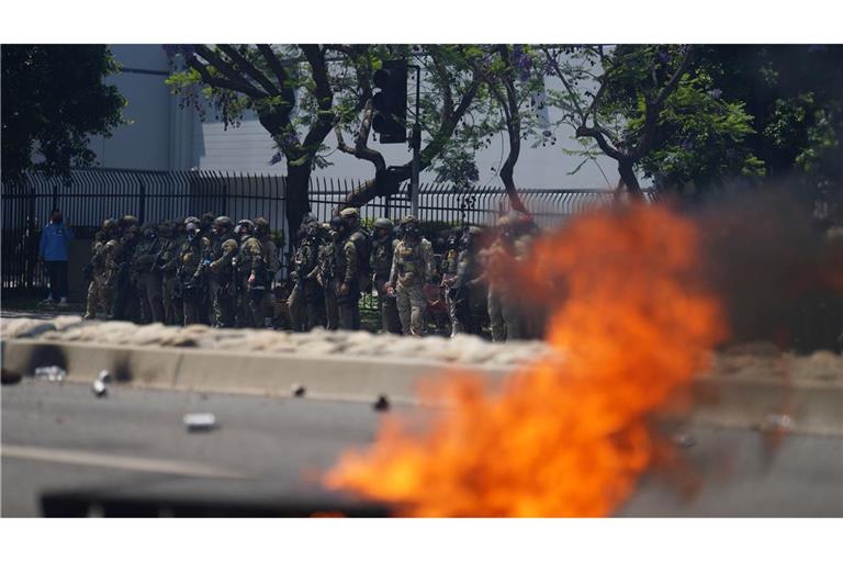 In Kalifornien gibt es massive Proteste gegen das Vorgehen der Sicherheitskräfte der US-Einwanderungsbehörde ICE.