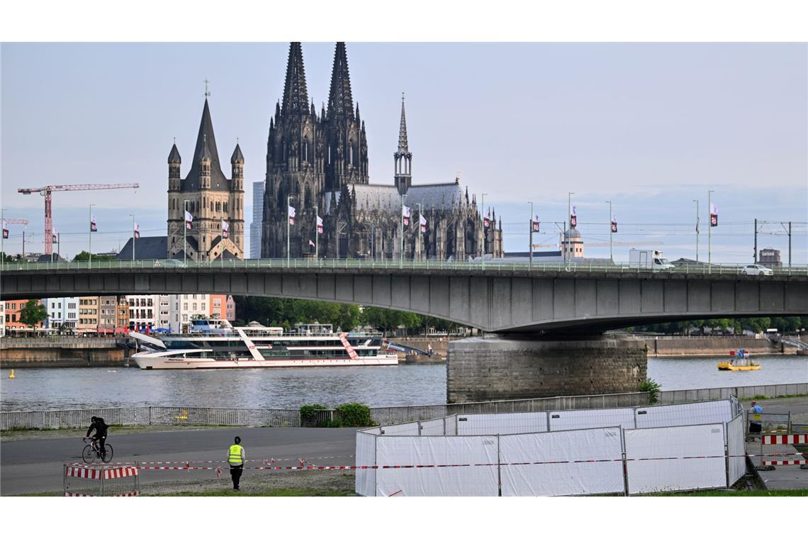 Bomben in Köln nach Groß-Evakuierung entschärft In Köln müssen drei Bomben aus dem Zweiten Weltkrieg entschärft werden - und das verursacht die größte Evakuierungsaktion seit 1945.