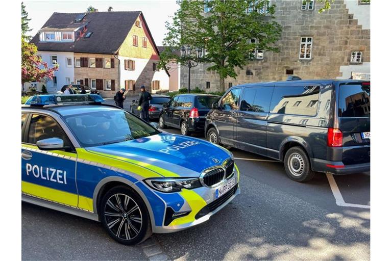 In Langenzenn wurde ein neugeborenes Baby auf einer Wiese gefunden. Der Säugling wurde in ein Krankenhaus gebracht. Foto: Andreas Eberlein/Vifogra/dpa