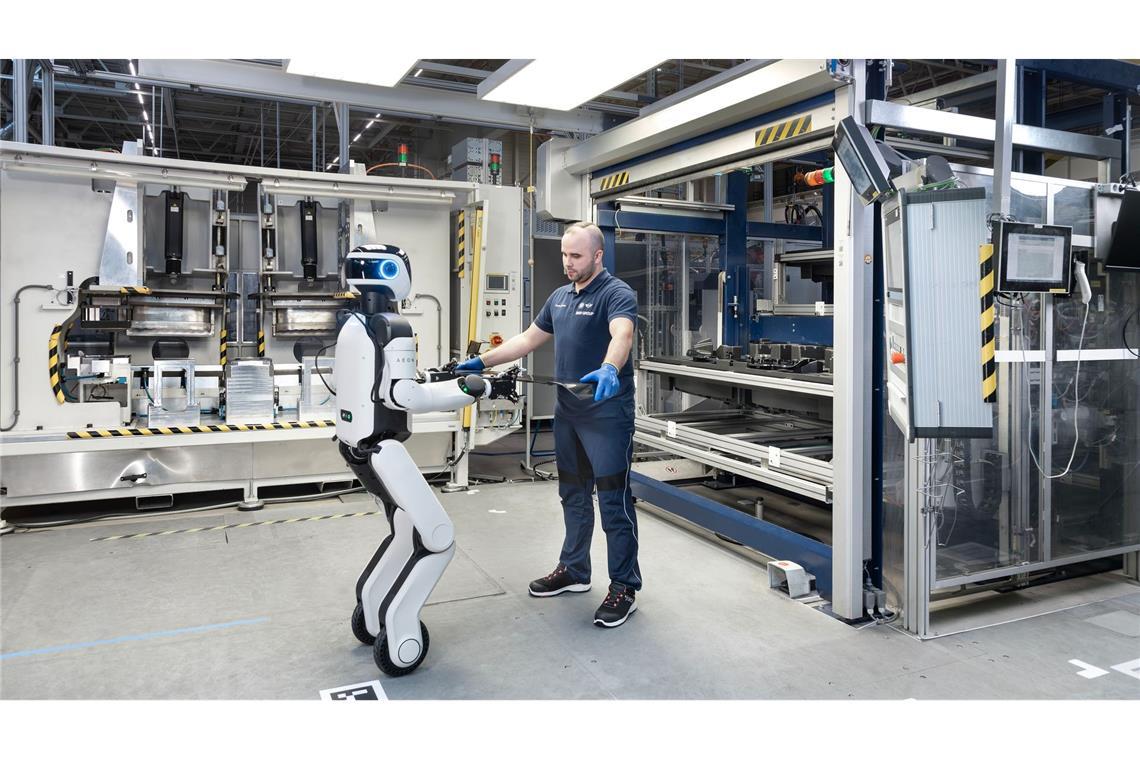 In Leipzig setzt BMW testweise humanoide Roboter in der Produktion ein. (Handout)