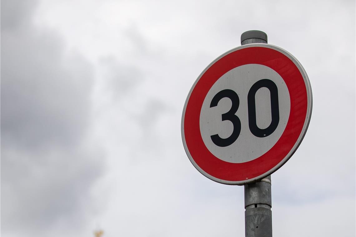 Der Gehweg kommt nicht, aber ein Lärmgutachten