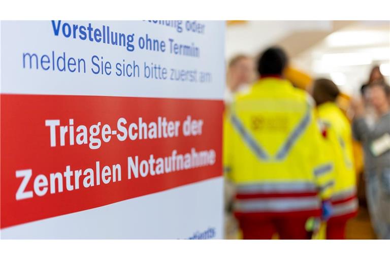 In manchen Notsituationen müssen Ärzte entscheiden, wer zuerst behandelt wird. (Archivbild)