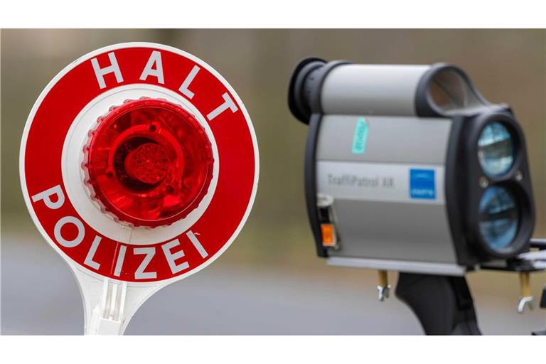 In mehreren Bundesländern will die Polizei die Geschwindigkeit von Fahrzeugen messen. (Symboldbild)