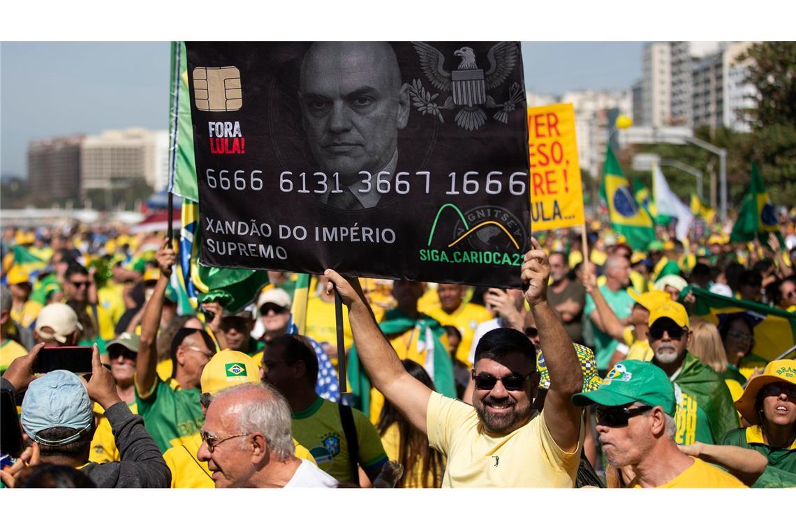 Brasiliens Ex-Präsident Bolsonaro muss in Hausarrest