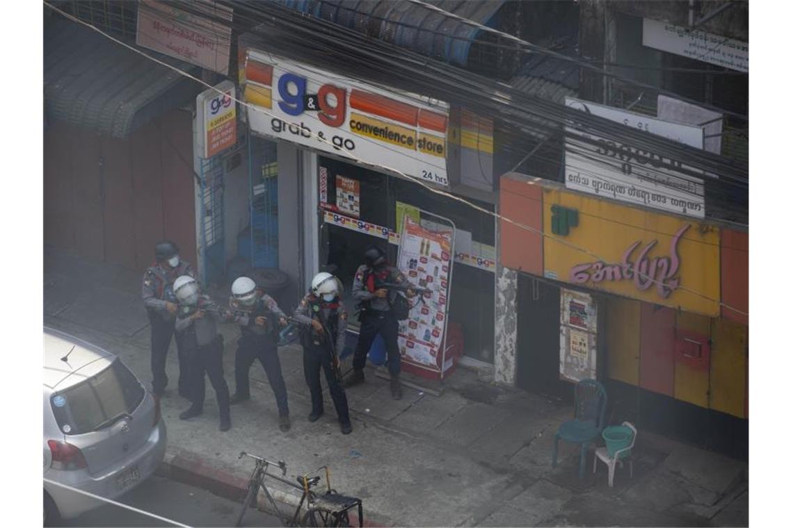 Polizei geht in Myanmar gegen Demonstranten vor