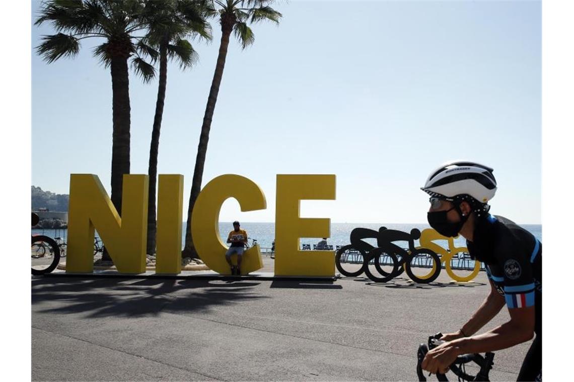 In Nizza startet die 107. Tour de France. Foto: Christophe Ena/AP/dpa
