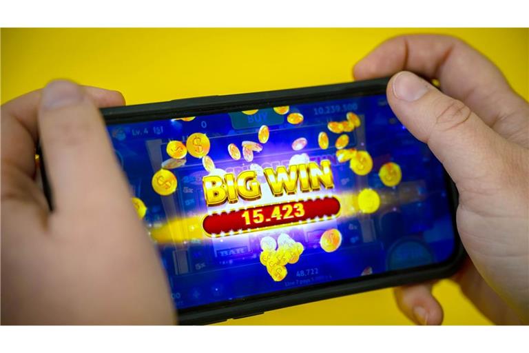 In Online-Glücksspielen sehen Experten ein wachsendes Risiko. (Symbolbild)