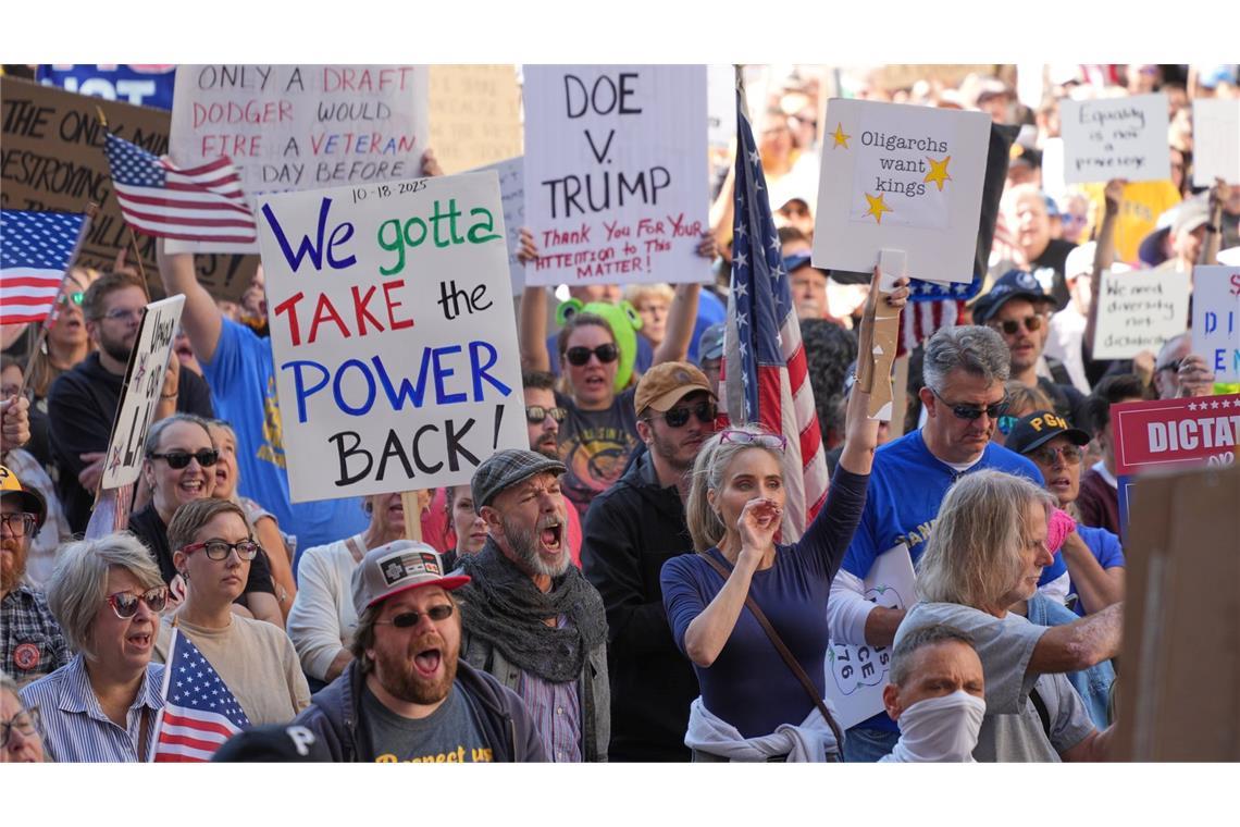 "No Kings": Wieder Massenproteste gegen Trump in den USA In Pittsburgh ging es vor allem um Waffengesetze und eine bevorstehende Kommunalwahl.