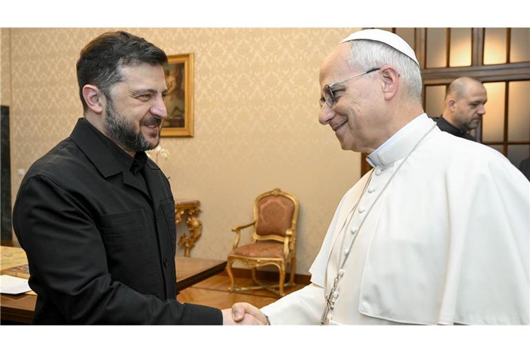 In Rom traf Selenskyj zunächst Papst Leo.