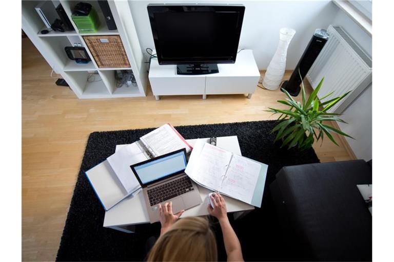 In Sachen Homeoffice mangelt es laut einer Studie noch an Gleichberechtigung zwischen Mann und Frau. Foto: Daniel Naupold/dpa