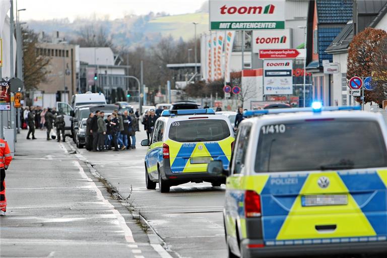 In Schorndorf hat ein 60-Jähriger eine 48 Jahre alte Frau erschossen. Zuvor hatte er seinen Bruder in Fellbach durch Schüsse lebensgefährlich verletzt.  Foto: Alexandra Palmizi 