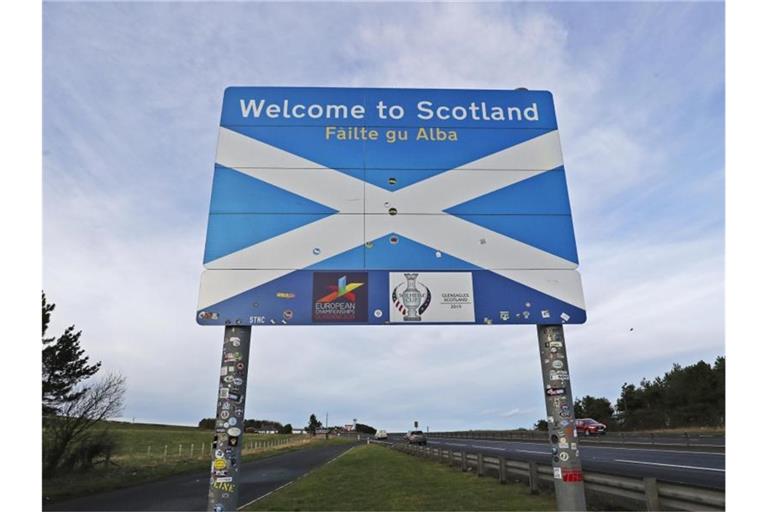In Schottland erhoffen sich Befürworter der neuen Regelung, dass deutlich mehr Patienten mit dringend notwendigen Spenderorganen versorgt werden können. Foto: Scott Heppell/AP/dpa