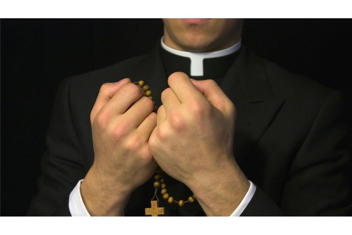 Mann soll Priester mit Nacktfotos erpresst haben In Schwaben soll ein Mann einen Priester mit Nacktfotos des Geistlichen erpresst haben (Symbolfoto).