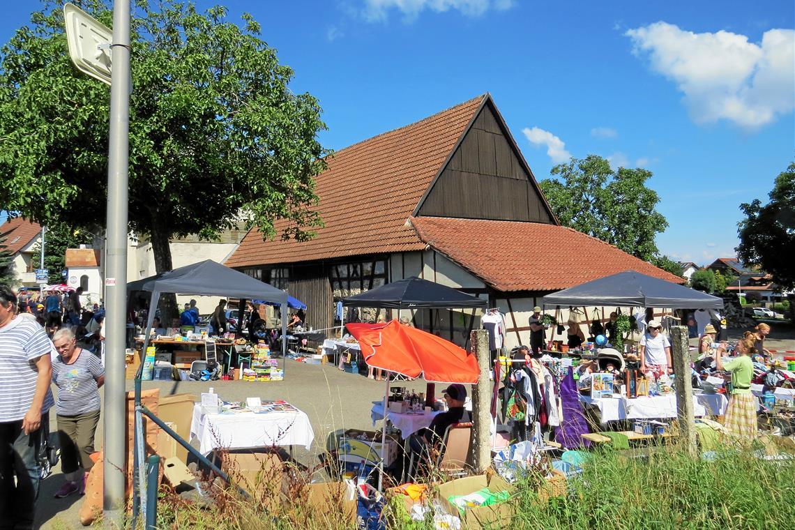 Bürgerfest, Flohmarkt und mehr In Sechselberg ist wieder Flohmarkt. Archivbild: privat