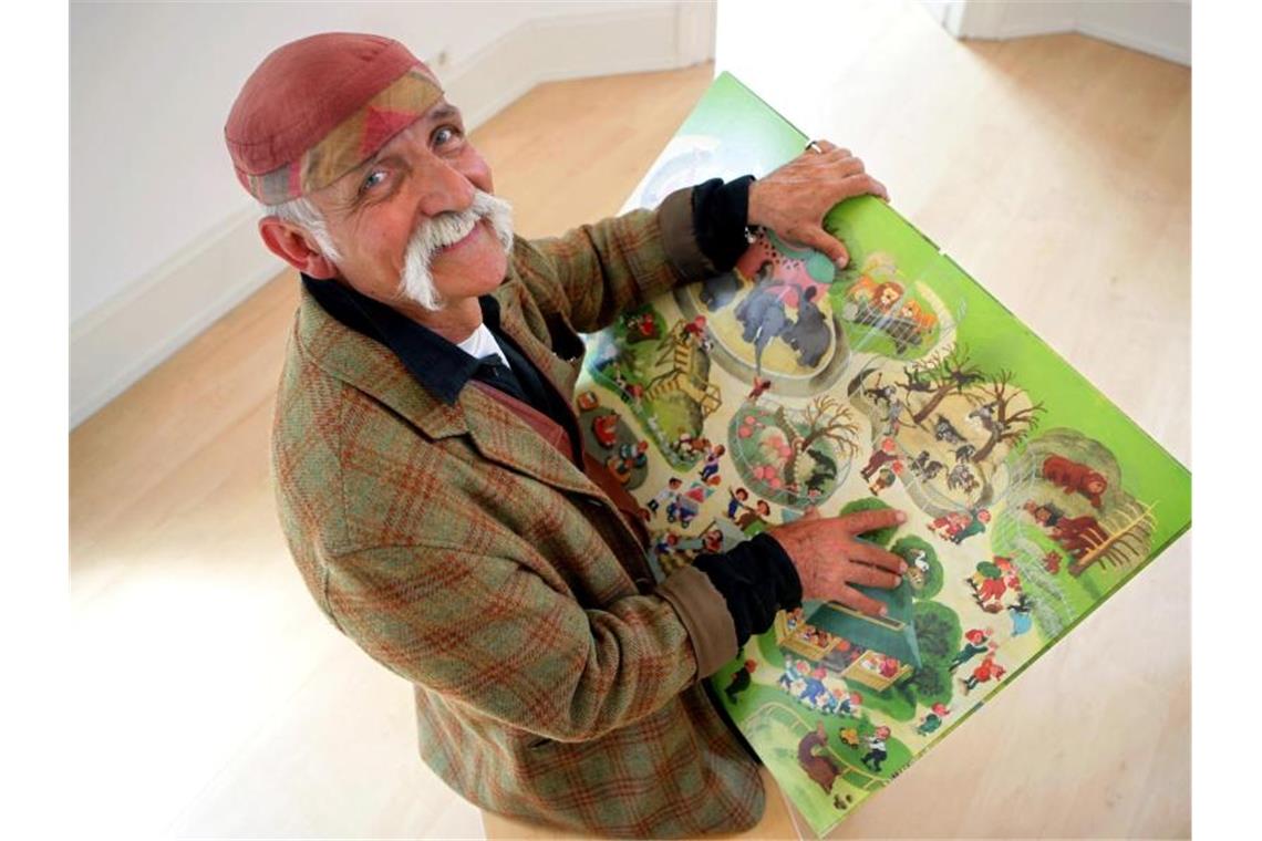 Fantastische Wimmelwelten: Ali Mitgutsch ist tot In seinen Wimmelbüchern kann man auf Reisen gehen: Ali Mitgutsch ist im Alter von 86 Jahren gestorben. Foto: Rolf Vennenbernd/dpa