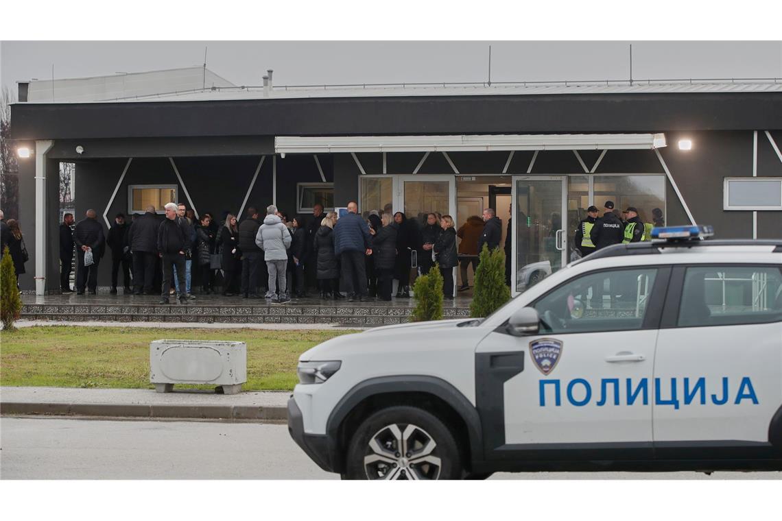 In Skopje beginnt ein Prozess gegen Dutzende mutmaßlich Verantwortliche für den verheerenden Brand in einem Nachtclub, infolge dessen 63 Menschen ums Leben kamen.