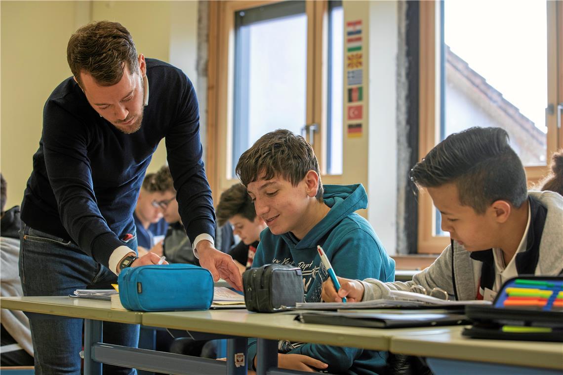 Schulbeginn: Qualität des Unterrichts wird geprüft In sogenannten Vorbereitungsklassen, wie hier an der Backnanger Gemeinschaftsschule in der Taus, werden Schüler mit mangelnden Deutschkenntnissen unterrichtet. Der große Zulauf bringt die Schulen allerdings an ihre Grenzen.Archivfoto: Alexander Becher