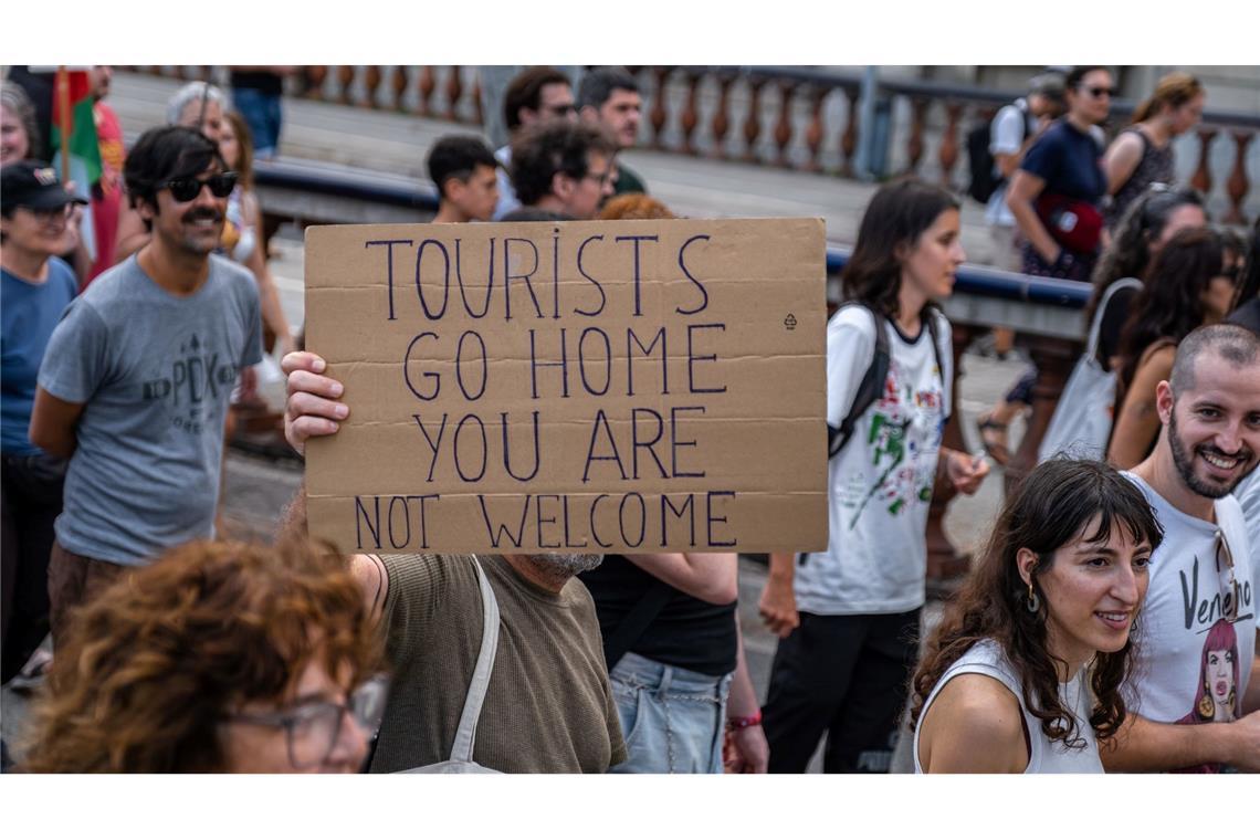 Katalonien erhöht Tourismusabgaben: bis zu 15 Euro pro Nacht In Spanien gibt es immer mehr Besucher - und immer mehr Proteste gegen Massentourismus. (Foto Archiv)