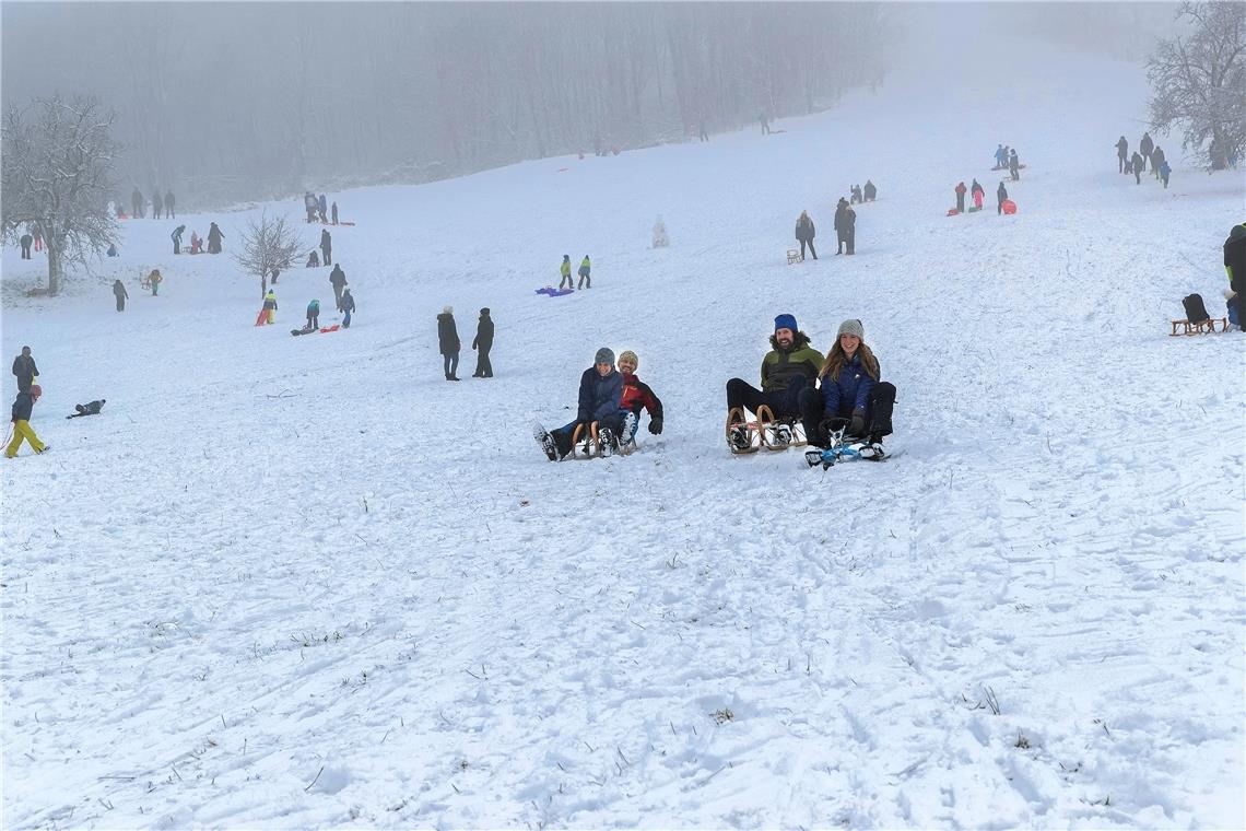 In Spiegelberg am alten Skilift war schon am vergangenen Wochenende viel los. So viel, dass die Straßen und Parkplätze überfüllt waren und gesperrt werden mussten. Archivfoto: J. Fiedler