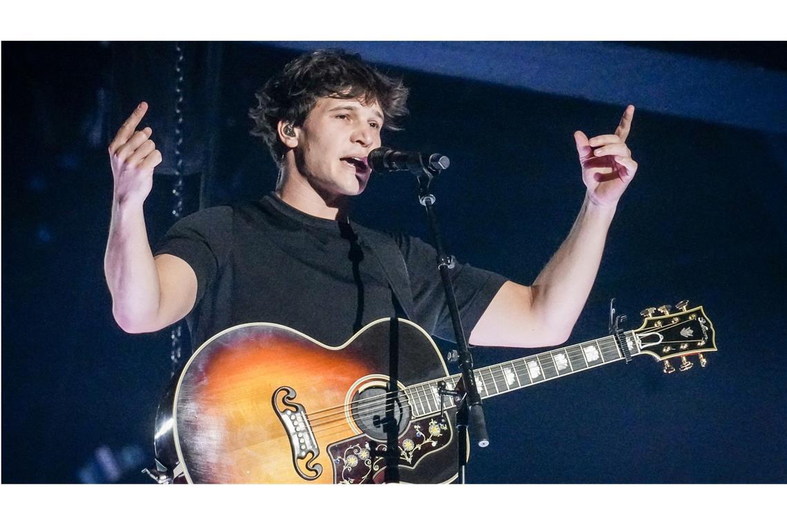 Der Schwiegersohn der Nation: So war’s bei Wincent Weiss in der Schleyerhalle In Stuttgart spielte Wincent Weiss die größte Show seiner aktuellen Arena-Tour – vor 12 000 Fans in der Schleyerhalle.