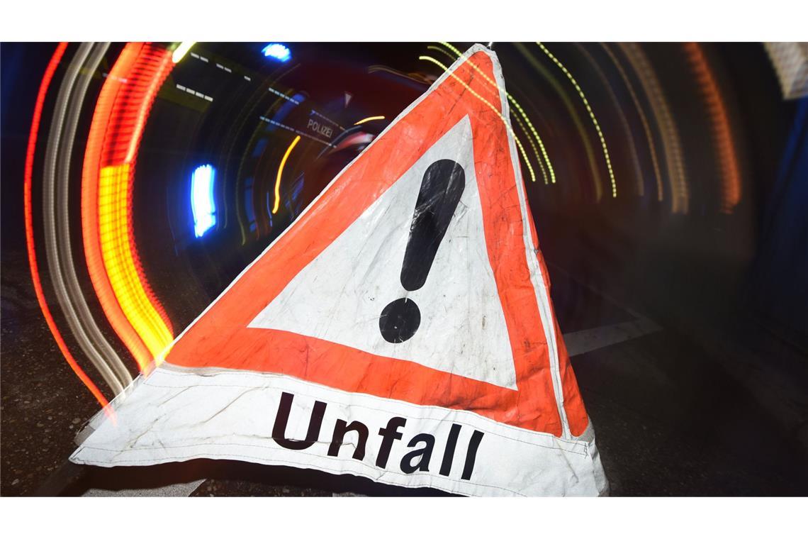 Mehr als 200 Unfälle im Landkreis Ludwigsburg In Stuttgart wurden im Minimum 75 Unfälle gemeldet. (Symbolbild)