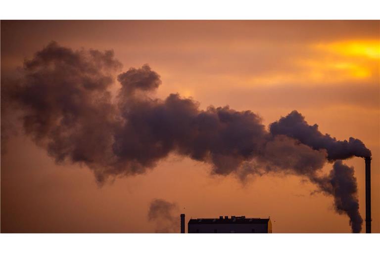 In Summe haben die 40 Dax-Unternehmen ihre Treibhausgas-Emissionen 2024 gesenkt. (Symbolbild)