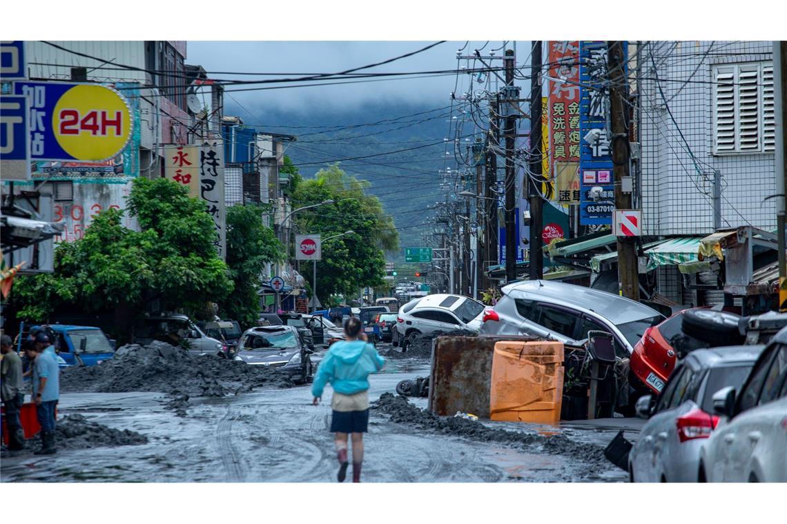 Nach Super-Taifun "Ragasa": Neuer Sturm im Anmarsch In Taiwan lief ein Staudamm über, was zu schweren Schäden und Todesopfern führte.