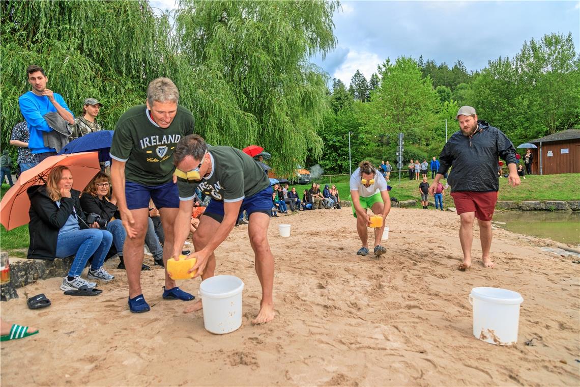 Wasserspiele beim Fornsbacher Sommernachtsfest